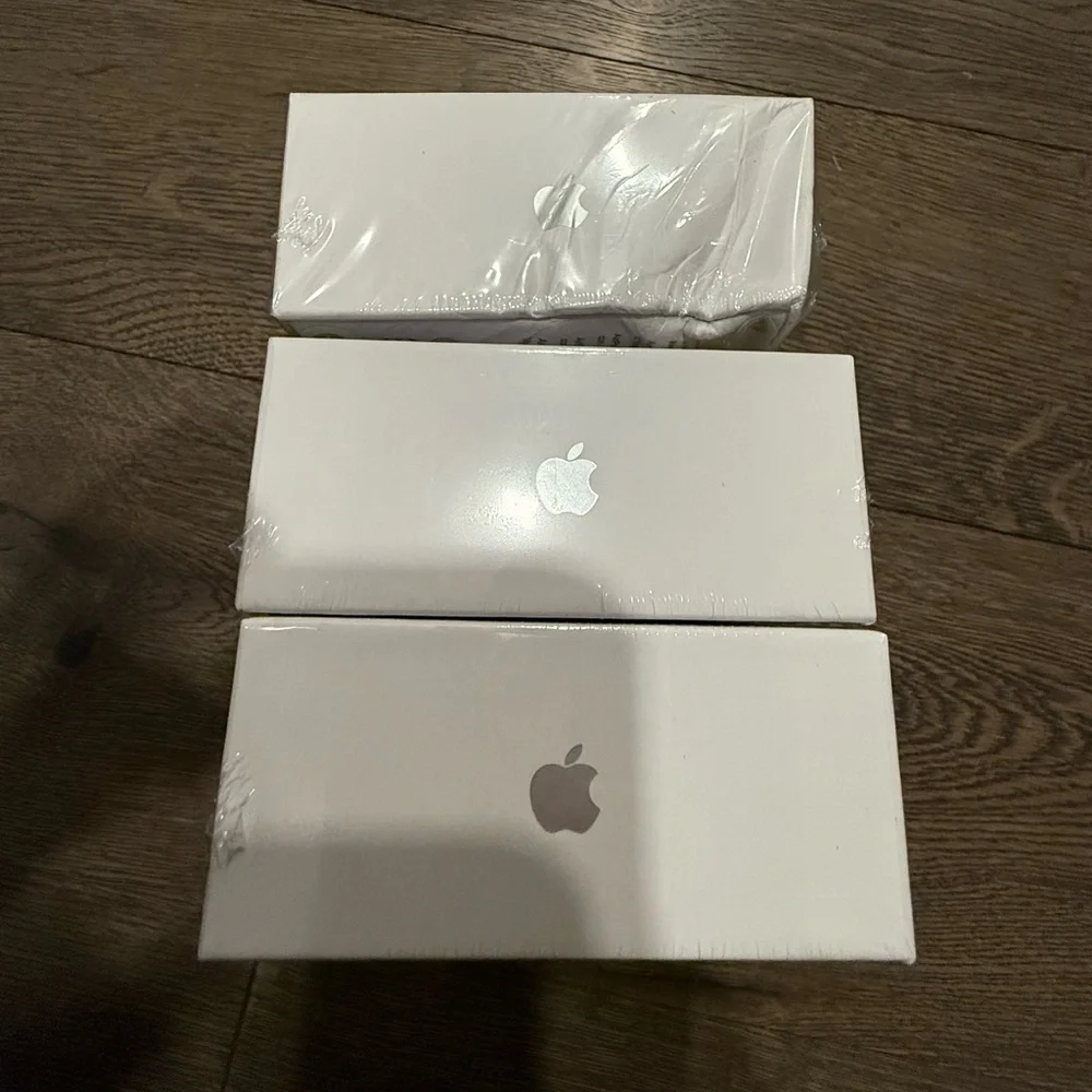 Apple AirPods Pro (2nd generation) White Wireless Earbuds. NIB. Authentic.1 pair